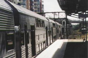 Train at St Leonards platform 2